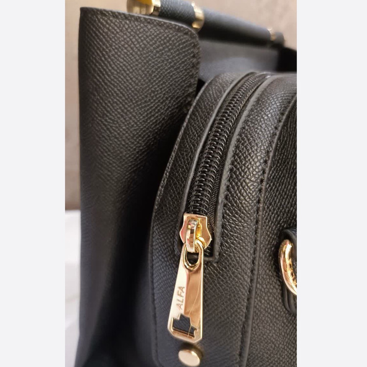 کیف آلفا 7021(چرم صنعتی درجه یک )