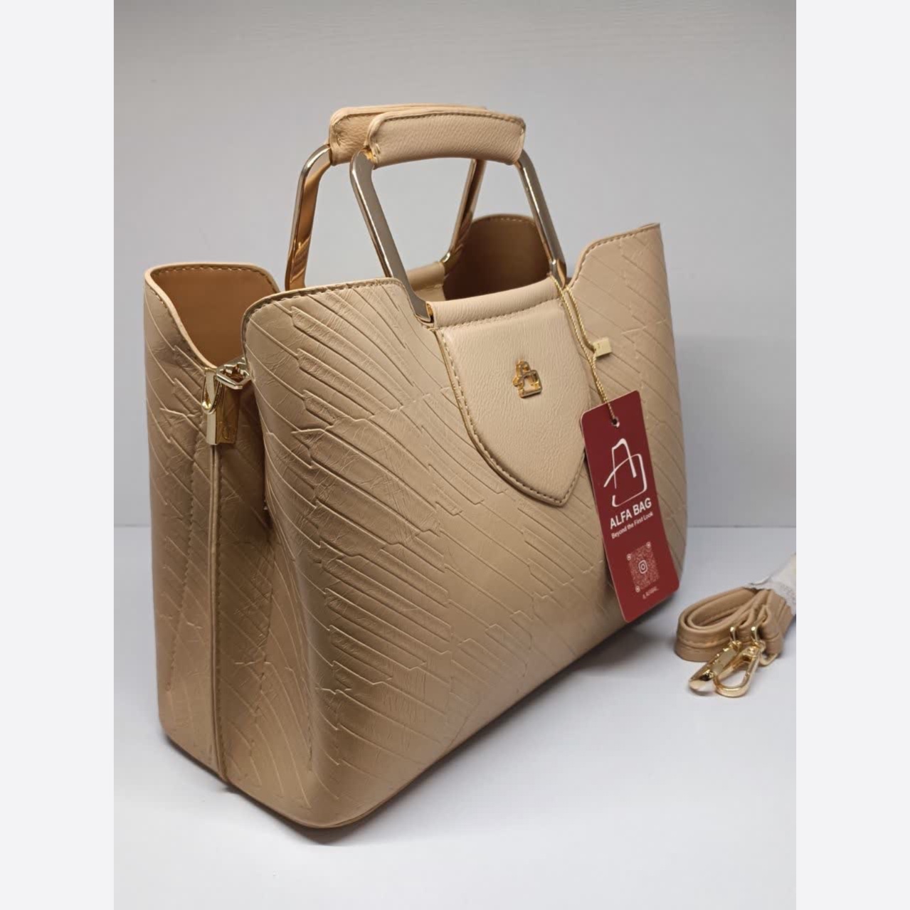 کیف آلفا 7056(دو رنگ کرم و مشکی )