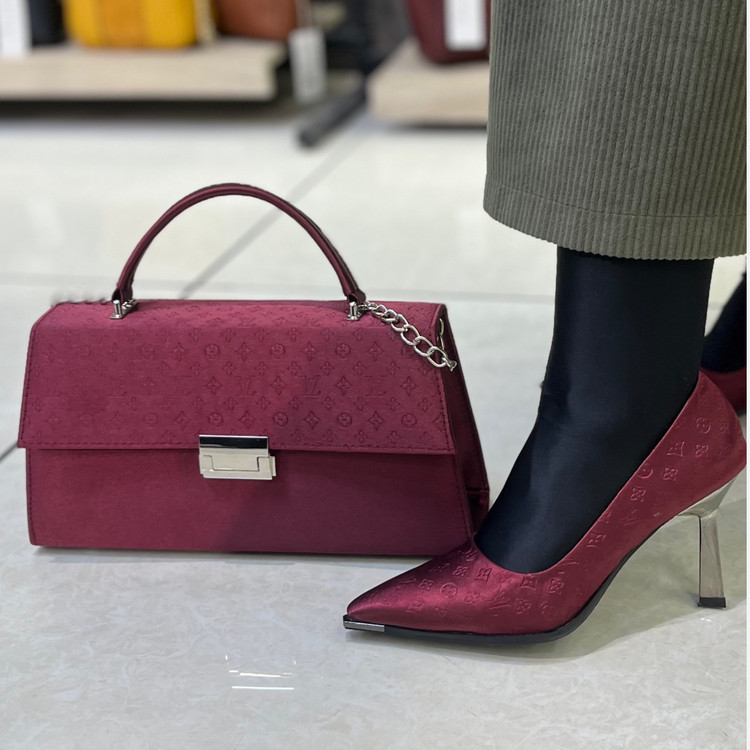 کفش مجلسی زنانه LV در سه رنگ