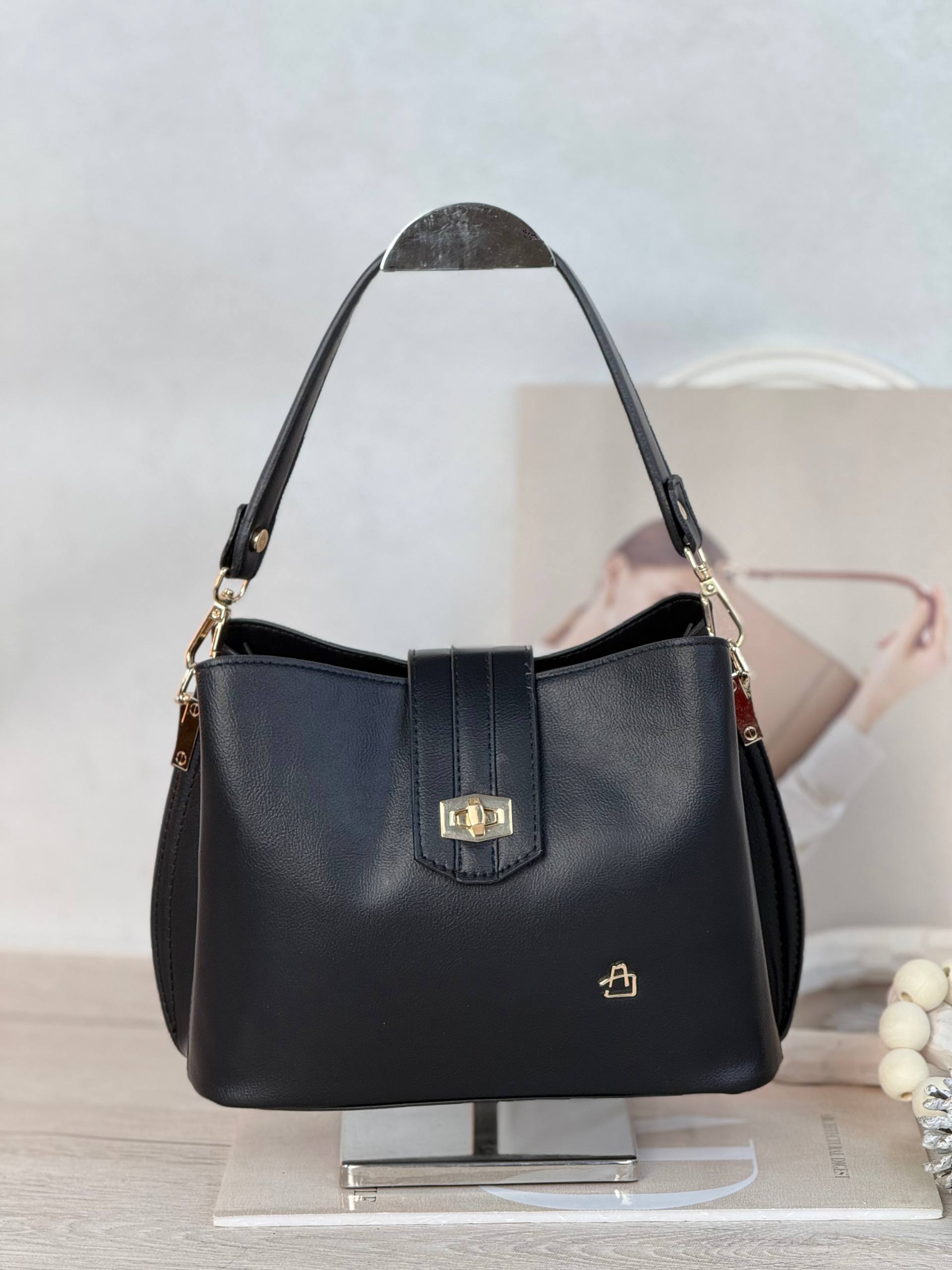 کیف آلفا کد 7063