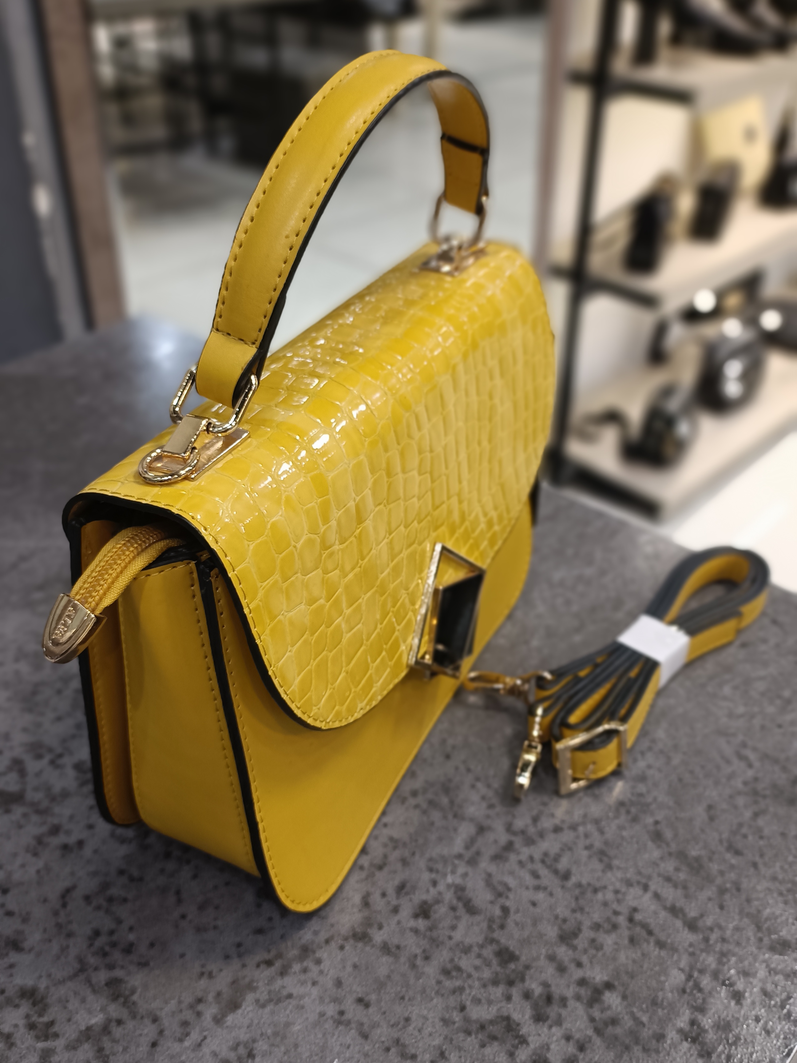 کیف آلفا کد 6025